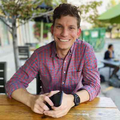 Chicago Apartment Locator Ryan Ledoda